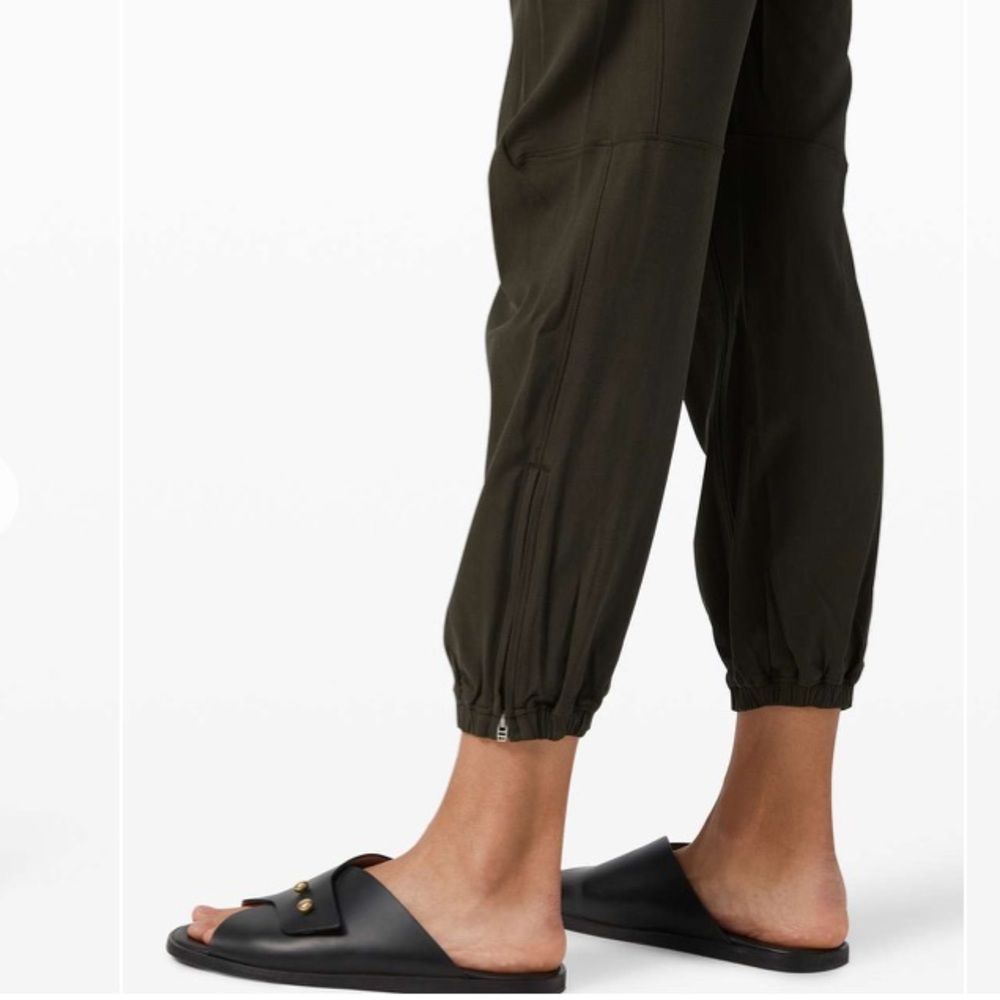 Lululemon Essential Affinity Mid Rise Jogger - Picture 2 of 5